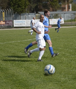 R825.jpg
